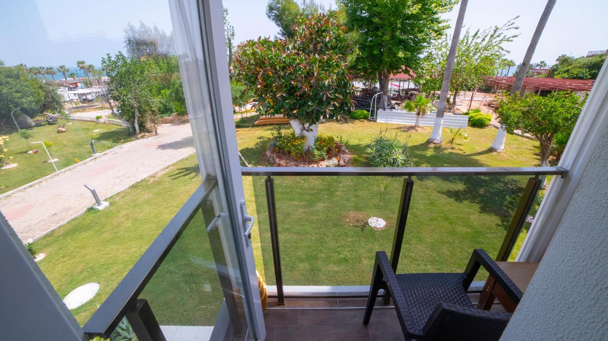 La Cactus Boutique Hotel Antalya Exterior photo