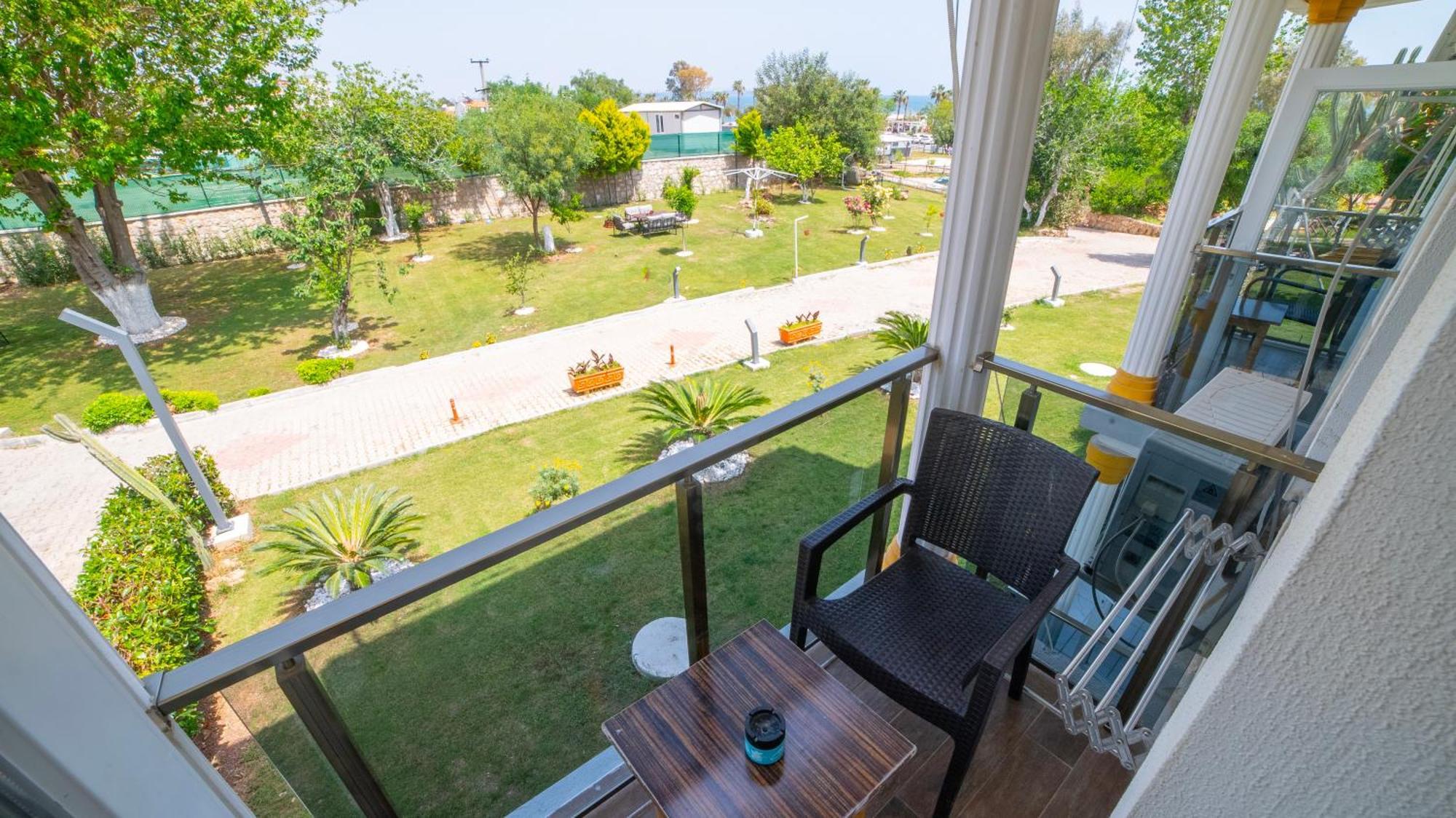 La Cactus Boutique Hotel Antalya Exterior photo